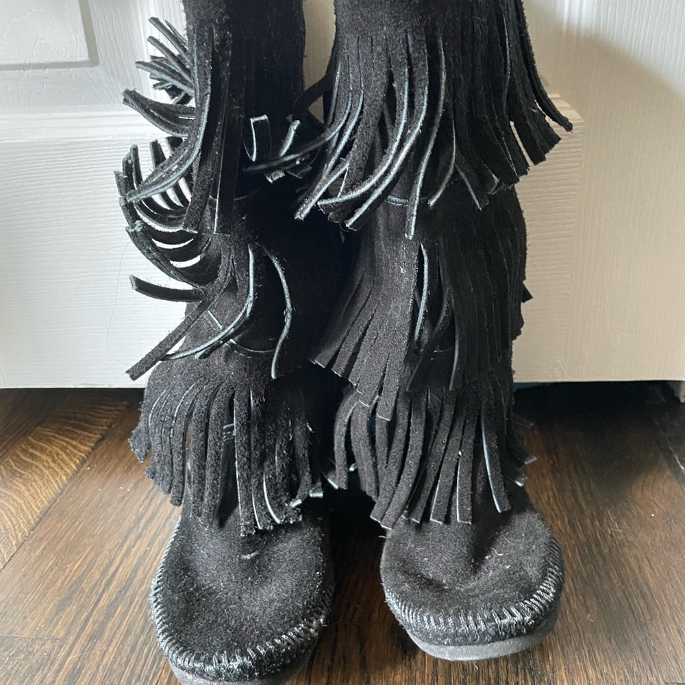 Black suede Minnetonka boots size 6